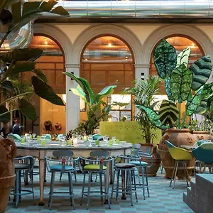 4* Ξενοδοχείο 25hours Piazza San Paolino